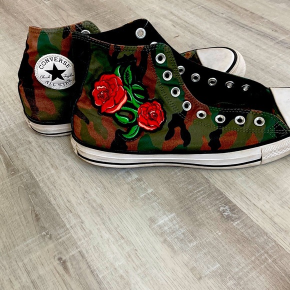 Converse shoes - Picture 2 of 6